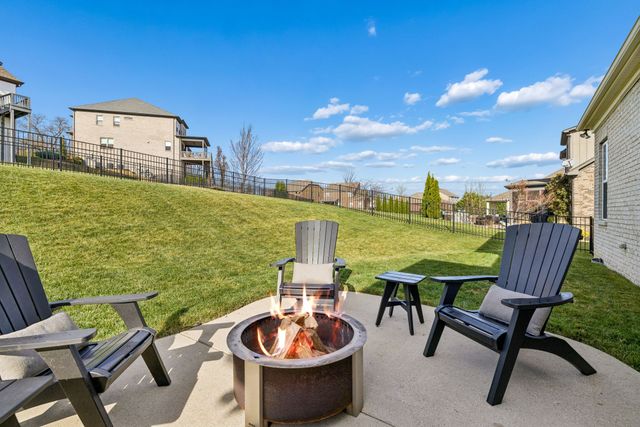 2645 Paddock Park Dr, Thompsons Station, TN 37179