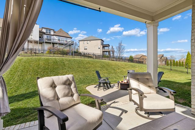 2645 Paddock Park Dr, Thompsons Station, TN 37179