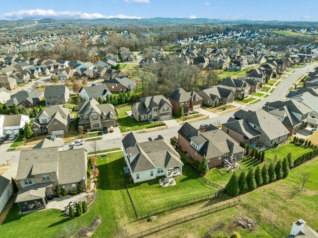 2645 Paddock Park Dr, Thompsons Station, TN 37179