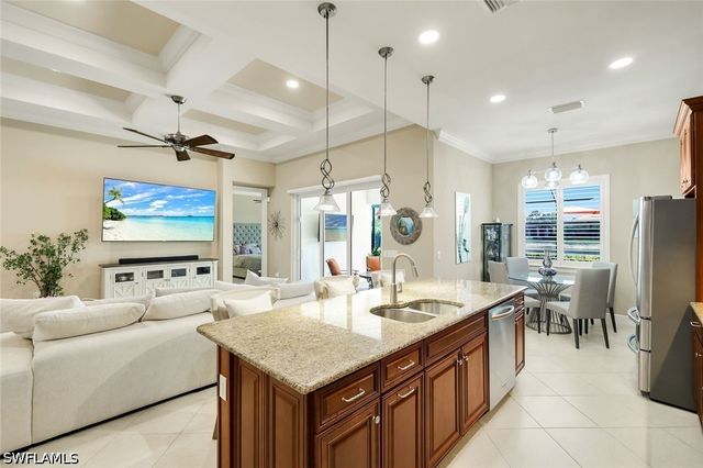 9104 Graphite CIR, Naples, FL 34120