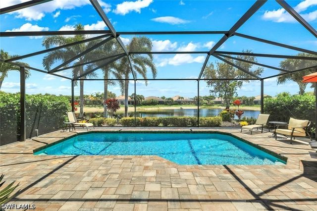 9104 Graphite CIR, Naples, FL 34120