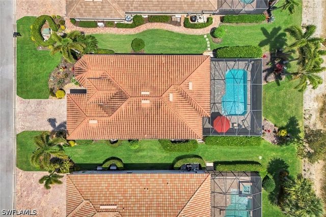 9104 Graphite CIR, Naples, FL 34120