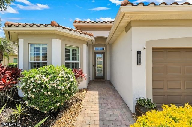 9104 Graphite CIR, Naples, FL 34120