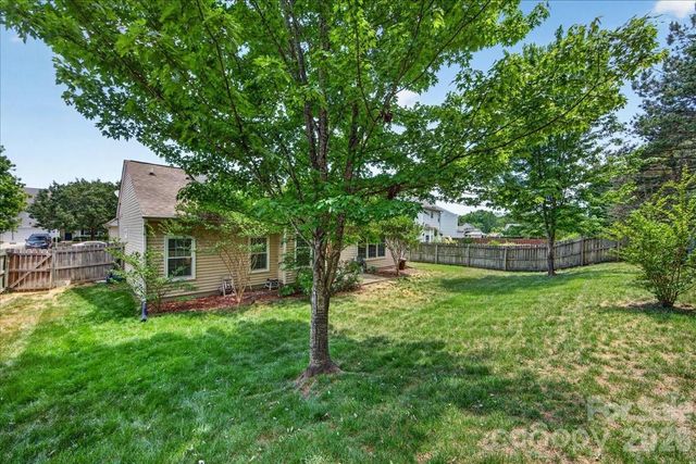 16046 Stuarts Draft Court, Charlotte, NC 28278