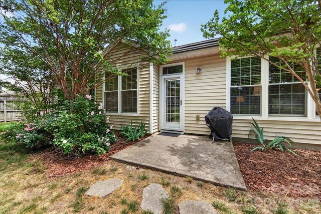 16046 Stuarts Draft Court, Charlotte, NC 28278
