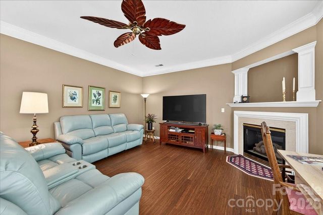 16046 Stuarts Draft Court, Charlotte, NC 28278