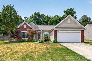 16046 Stuarts Draft Court, Charlotte, NC 28278