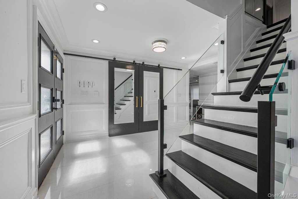 48 Shore Drive S, Copiague, NY 11726 — photo 4
