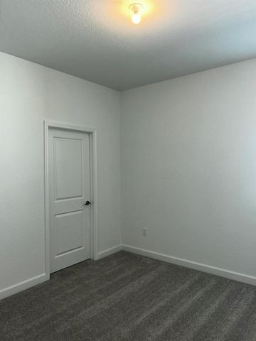 317 SE Crossoak Lane, Port St Lucie, FL 34984