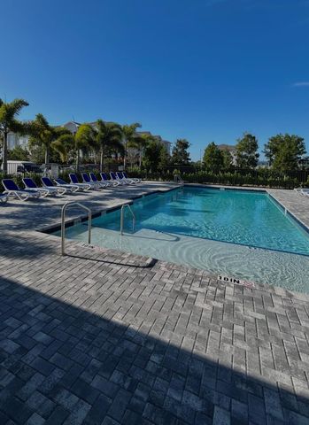 317 SE Crossoak Lane, Port St Lucie, FL 34984