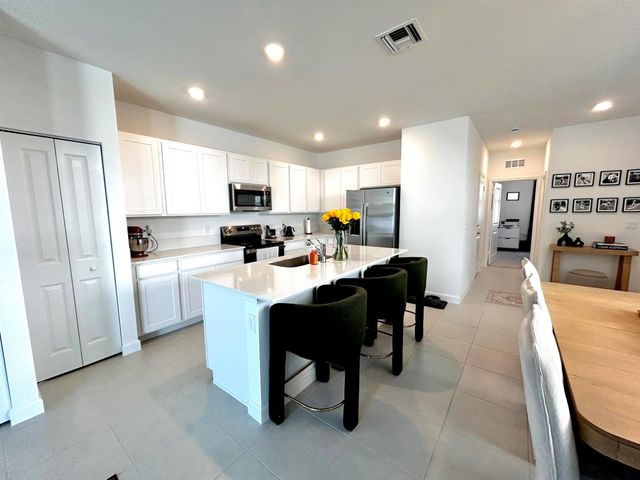 317 SE Crossoak Lane, Port St Lucie, FL 34984