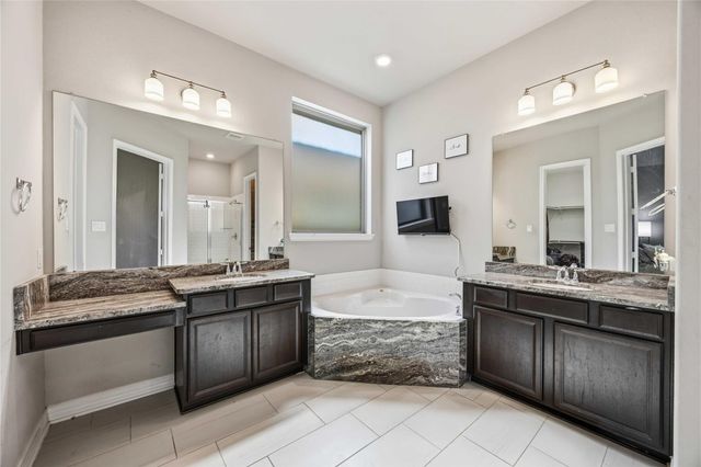 12721 Flora Manor Drive, La Marque, TX 77568