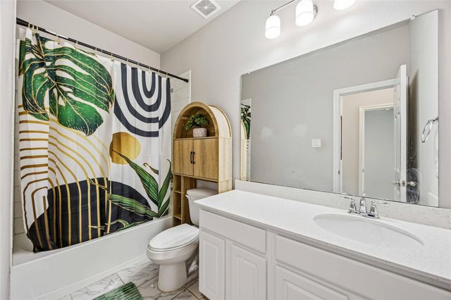 12721 Flora Manor Drive, La Marque, TX 77568
