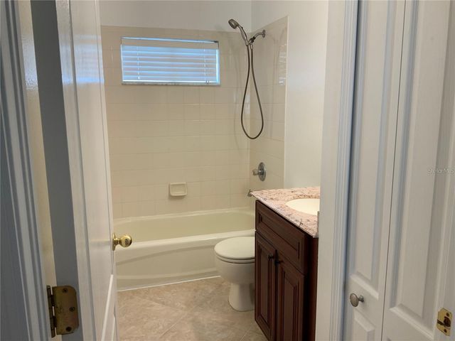 9730 WHITE BARN WAY, Riverview, FL 33569