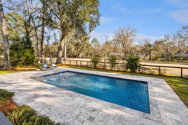 1015 Casseque Province, Mount Pleasant, SC 29464