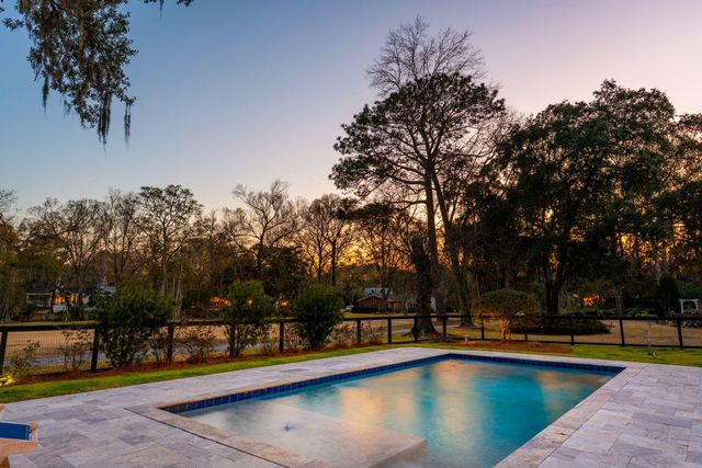 1015 Casseque Province, Mount Pleasant, SC 29464