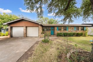 2704 Alta Vista Circle, Waco, TX 76706