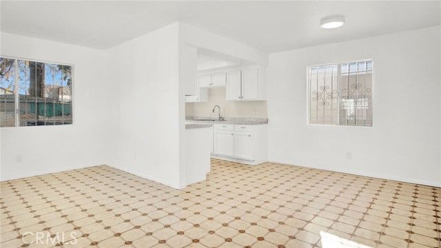 8024 Crockett, Los Angeles, CA 90001