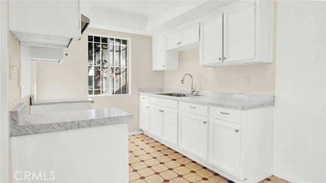 8024 Crockett, Los Angeles, CA 90001