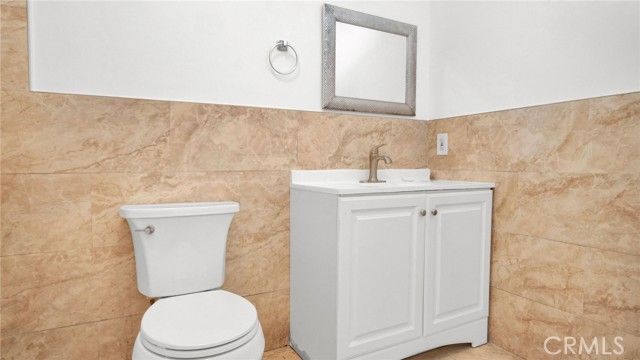 8024 Crockett, Los Angeles, CA 90001