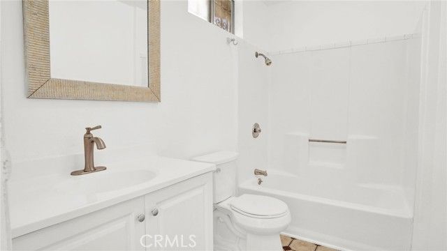 8024 Crockett, Los Angeles, CA 90001