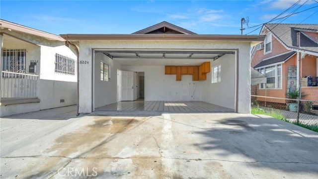 8024 Crockett, Los Angeles, CA 90001