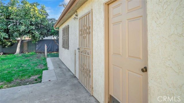 8024 Crockett, Los Angeles, CA 90001