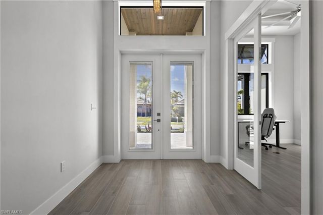 5513 Merlyn LN, Cape Coral, FL 33914