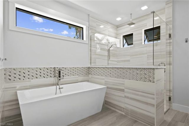 5513 Merlyn LN, Cape Coral, FL 33914