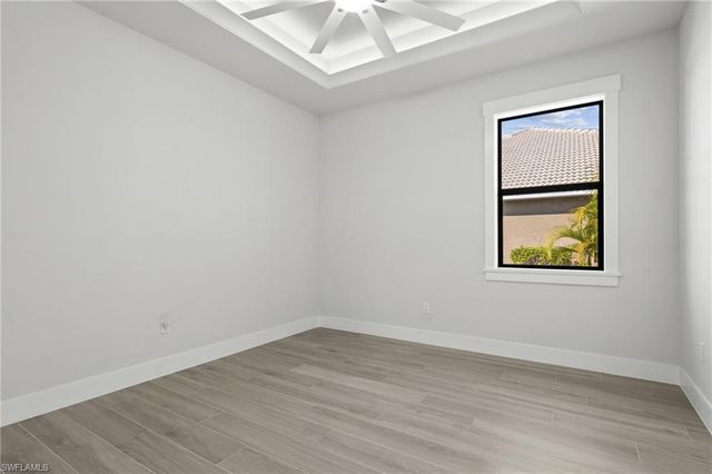 5513 Merlyn LN, Cape Coral, FL 33914