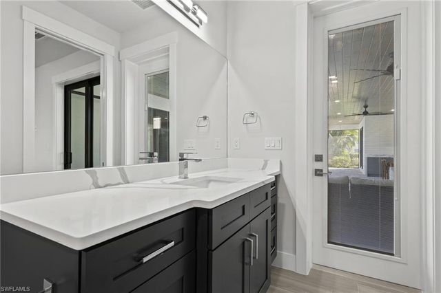 5513 Merlyn LN, Cape Coral, FL 33914