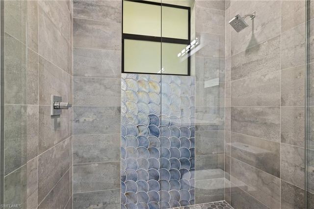 5513 Merlyn LN, Cape Coral, FL 33914