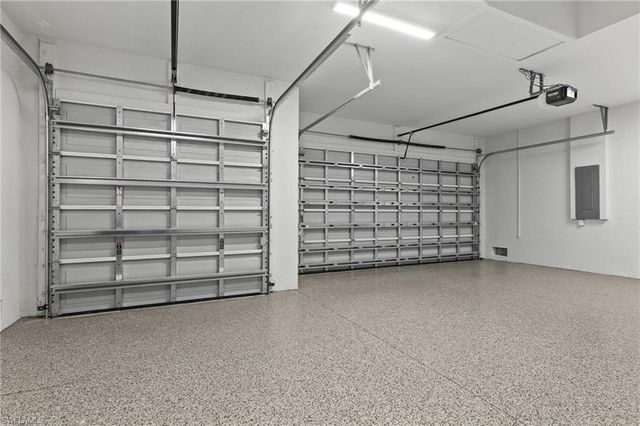 5513 Merlyn LN, Cape Coral, FL 33914