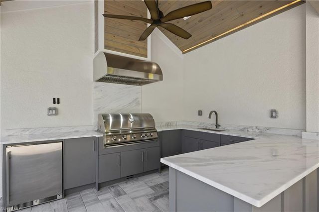 5513 Merlyn LN, Cape Coral, FL 33914