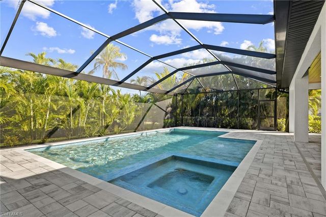 5513 Merlyn LN, Cape Coral, FL 33914