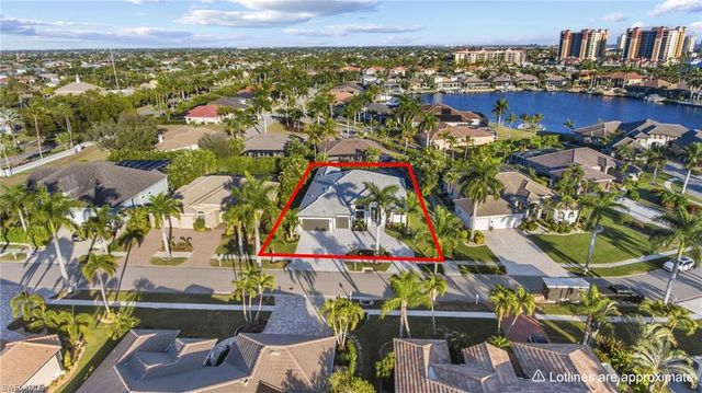 5513 Merlyn LN, Cape Coral, FL 33914