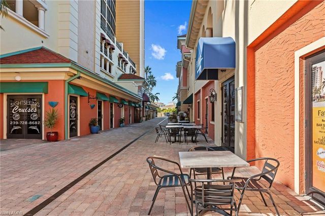 5513 Merlyn LN, Cape Coral, FL 33914