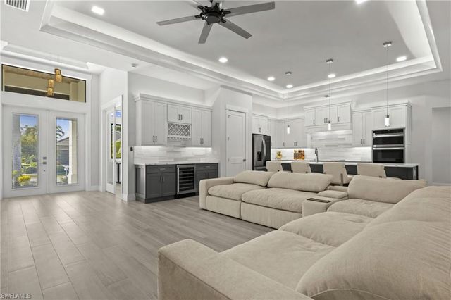 5513 Merlyn LN, Cape Coral, FL 33914