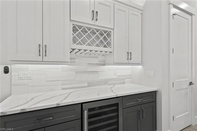 5513 Merlyn LN, Cape Coral, FL 33914