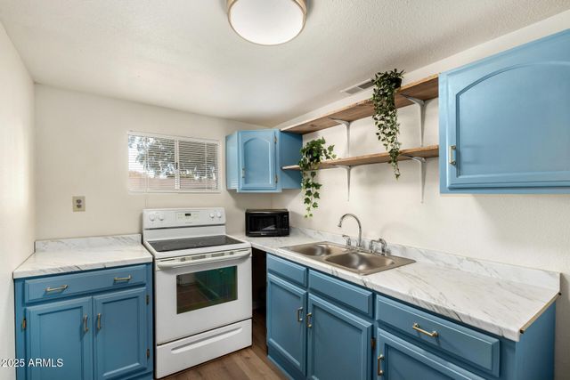 4713 E HIDALGO Avenue, Phoenix, AZ 85040