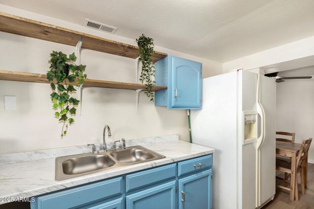 4713 E HIDALGO Avenue, Phoenix, AZ 85040