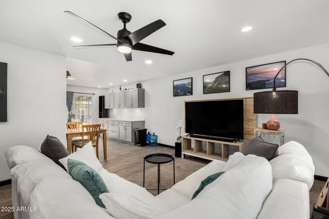 4713 E HIDALGO Avenue, Phoenix, AZ 85040