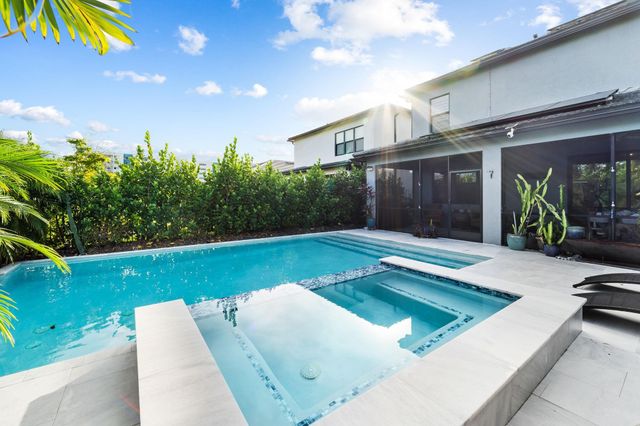 4458 Providence Way, Oakland Park, FL 33309