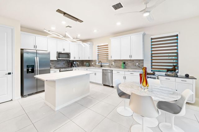 4458 Providence Way, Oakland Park, FL 33309