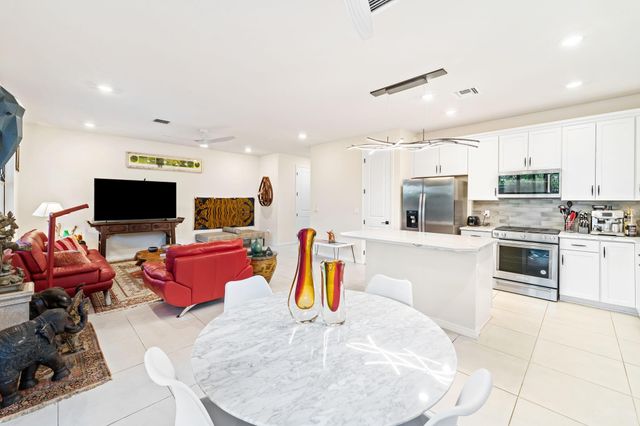 4458 Providence Way, Oakland Park, FL 33309