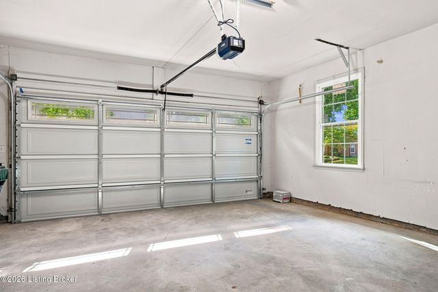 3111 Dunleith Ct, Louisville, KY 40241