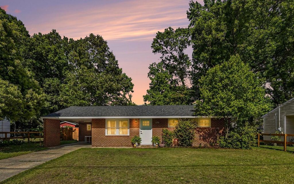 2633 Dellwood Avenue, North Charleston, SC 29405