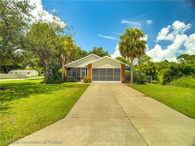 1550 Meadowbrook Street, Lake Placid, FL 33852