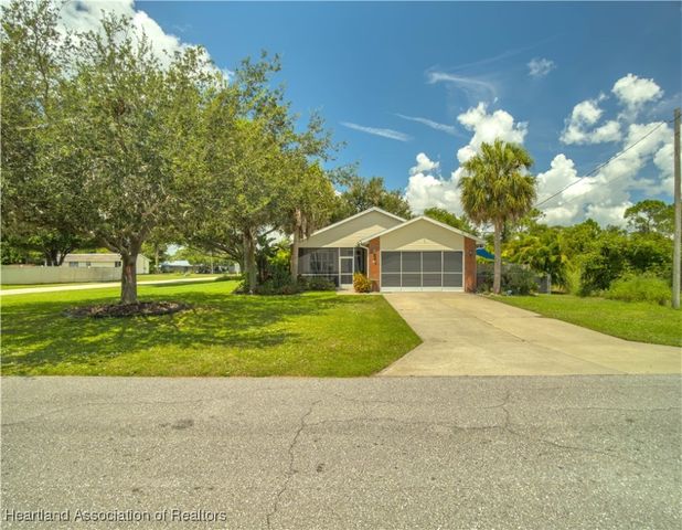 1550 Meadowbrook Street, Lake Placid, FL 33852