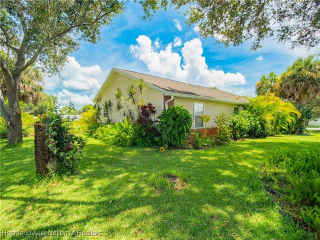1550 Meadowbrook Street, Lake Placid, FL 33852